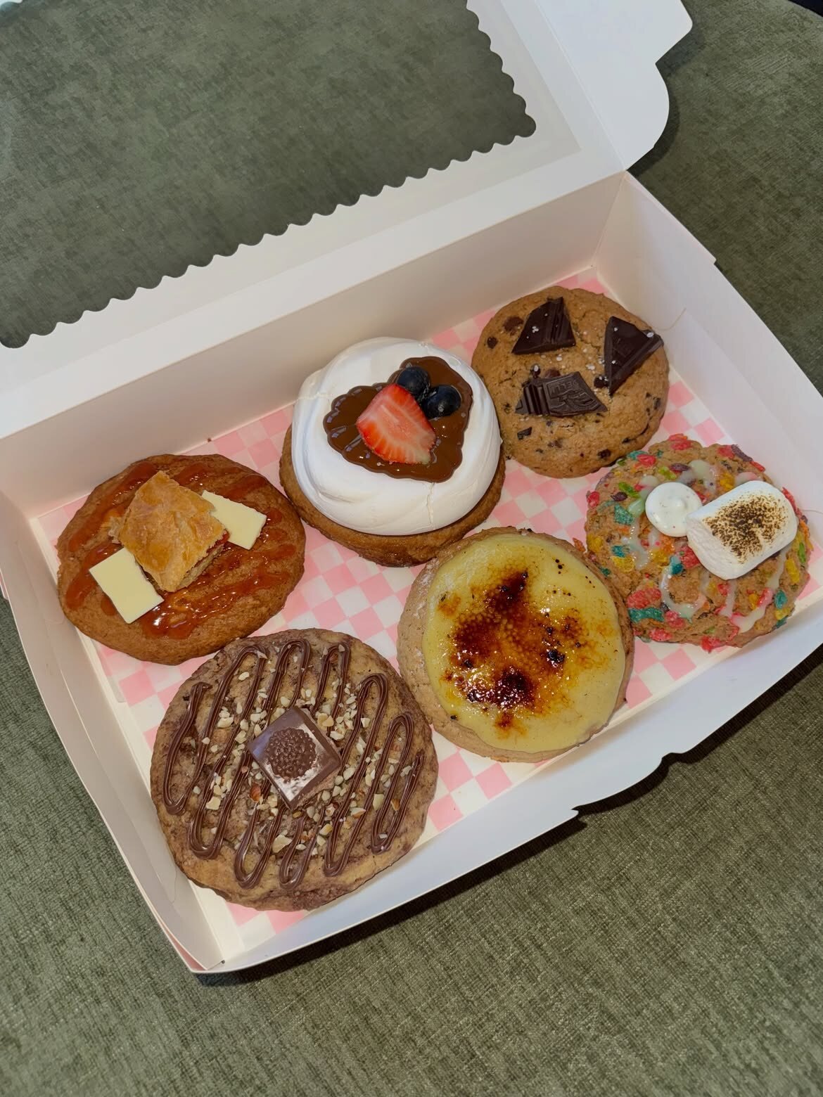 Signature Cookie Box